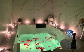 Le Moment Bien-Etre - Appartement Avec Spa Privatif