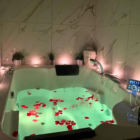 Le Moment Bien-Etre - Appartement Avec Spa Privatif Saint-Omer  Extérieur photo