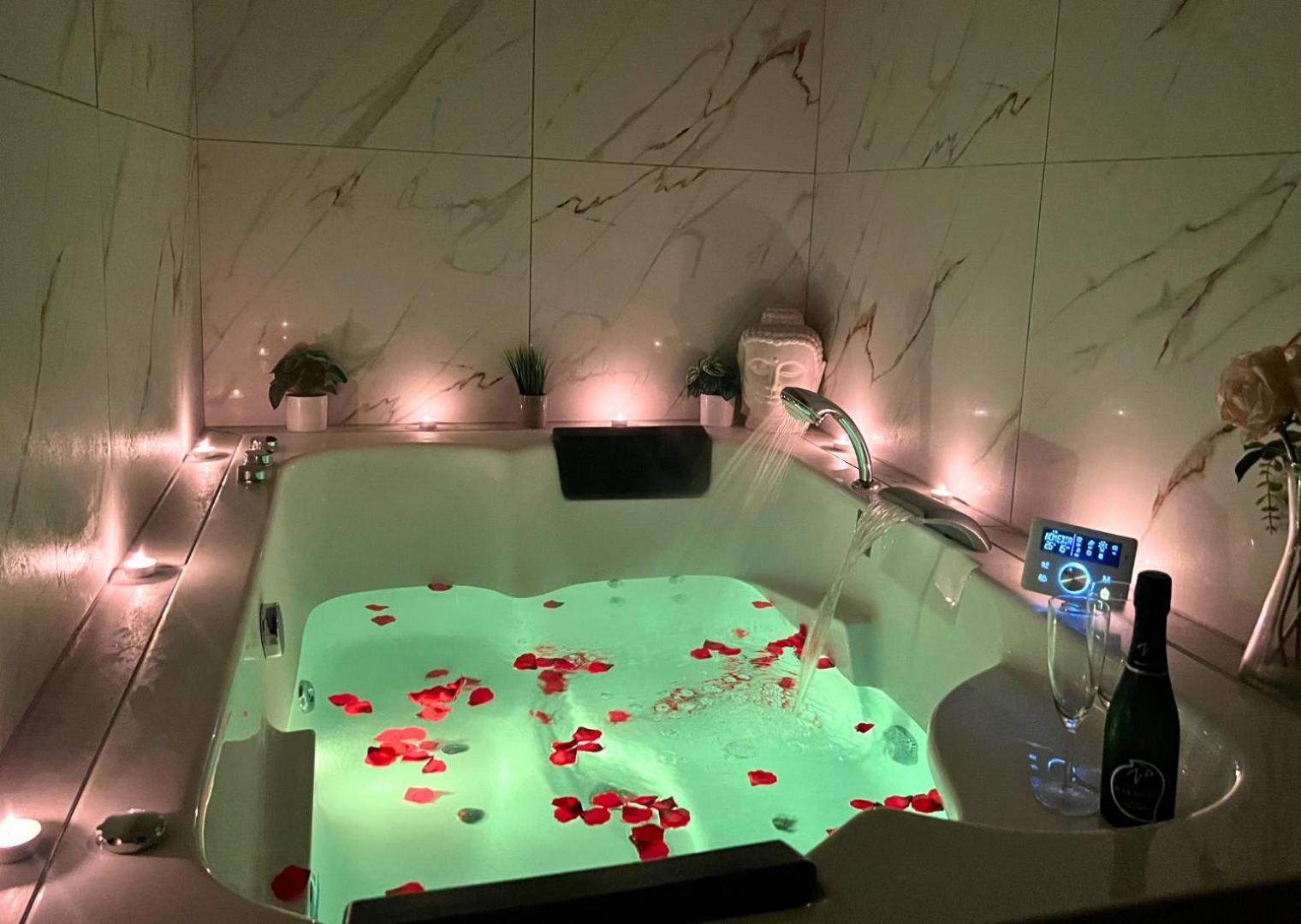 Le Moment Bien-Etre - Appartement Avec Spa Privatif Saint-Omer  Extérieur photo